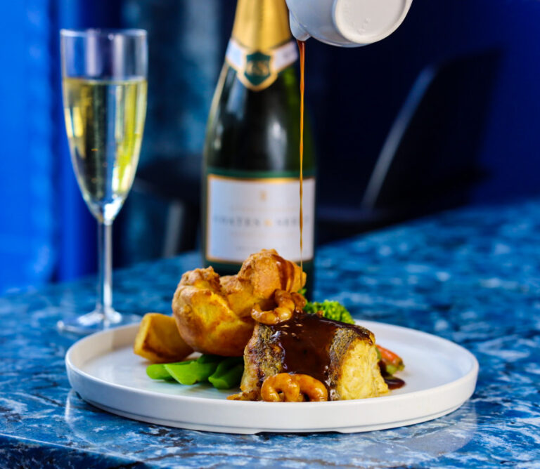 roast pouring jus with fizz 768x668